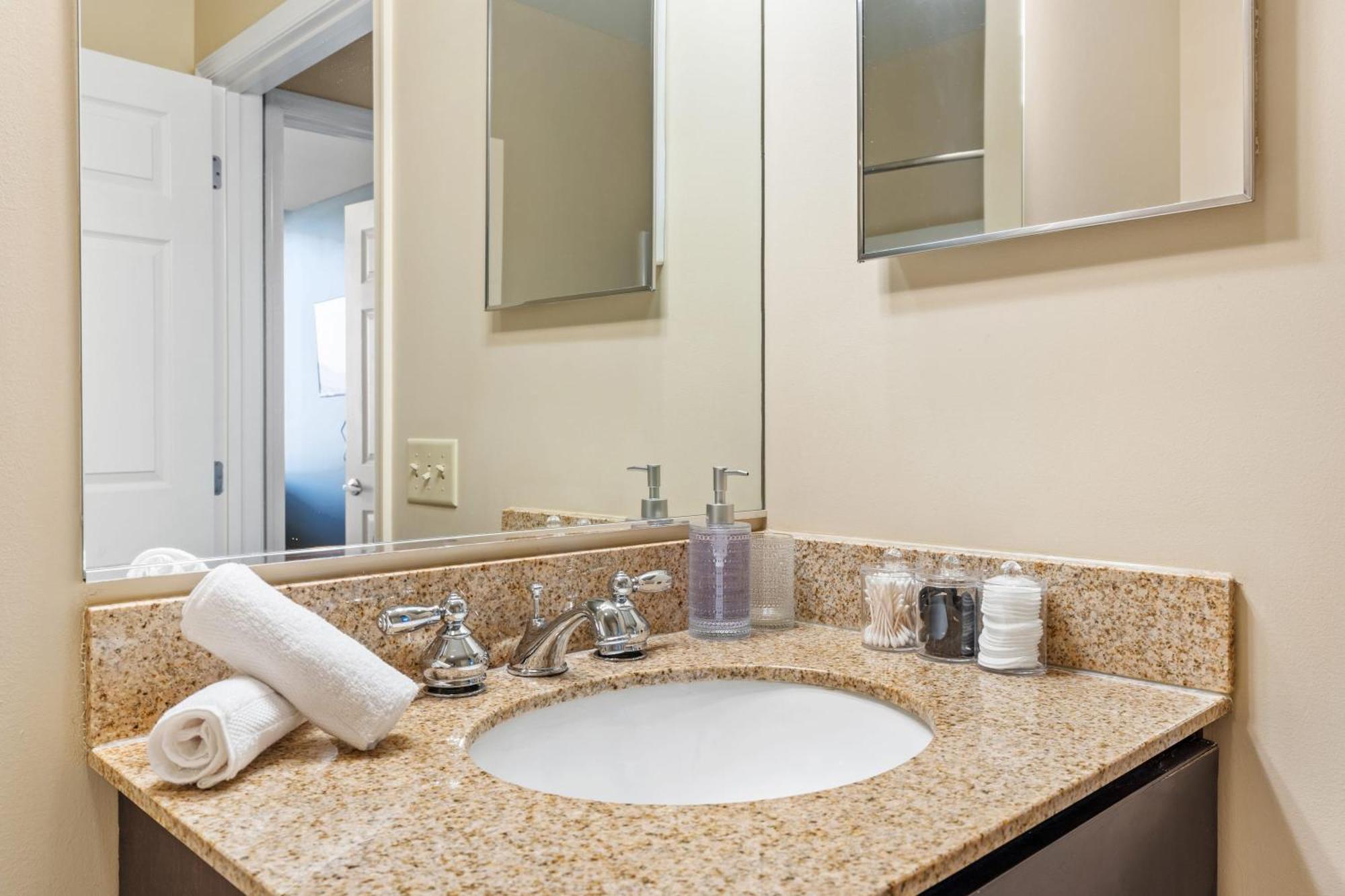 Apartment Luxury High Rise 1bd River Views Downtown Pittsburgh