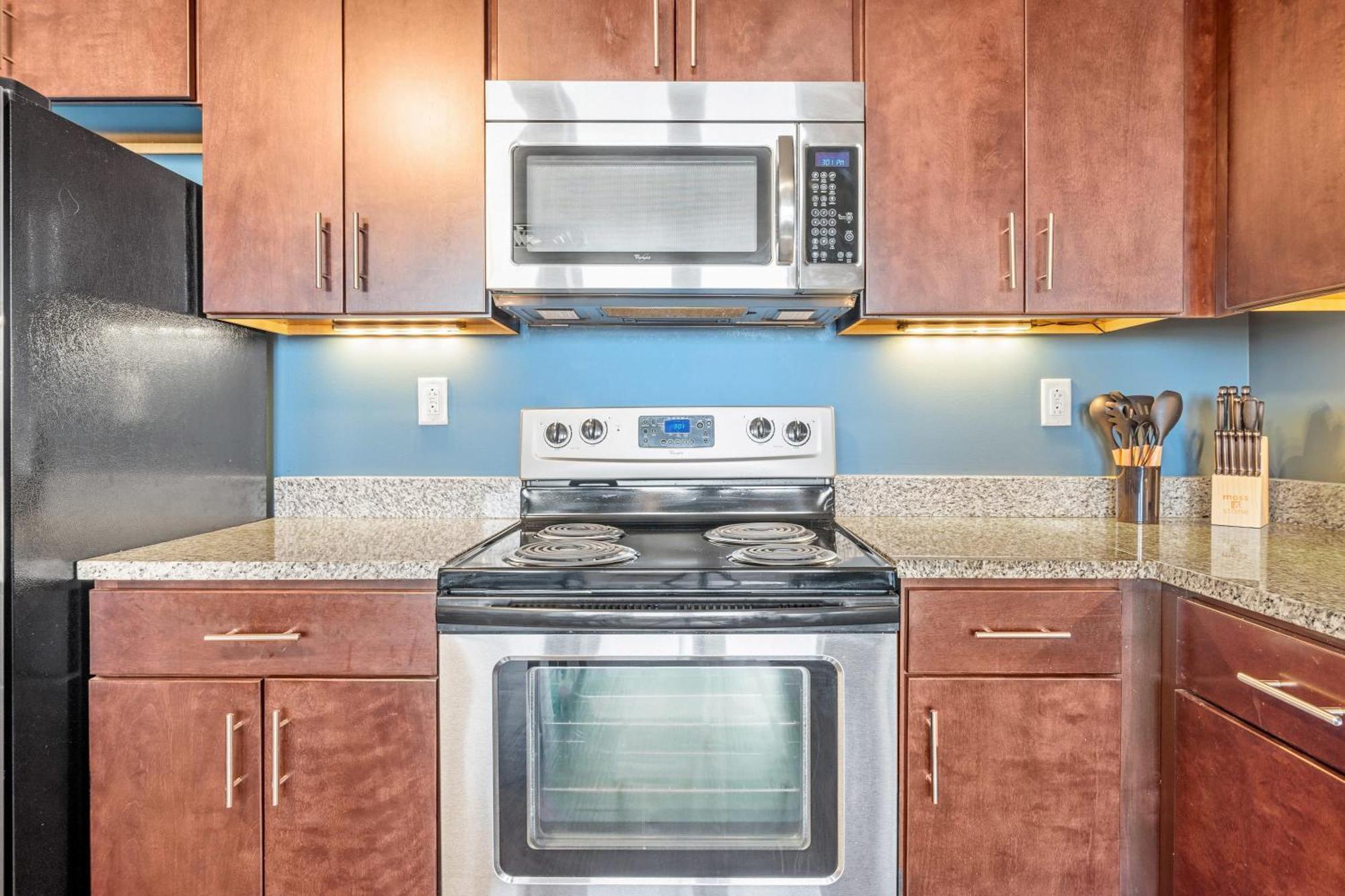 Apartment Luxury High Rise 1bd River Views Downtown *