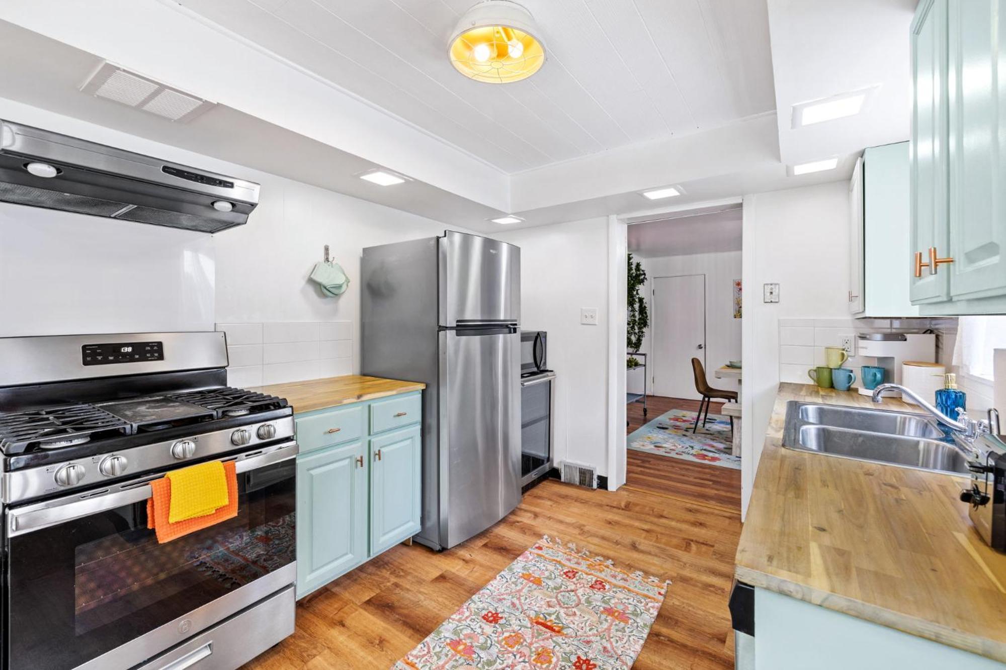 Casa de férias 3bd - Bbq & Hot Tub - Centrally Located Pittsburgh