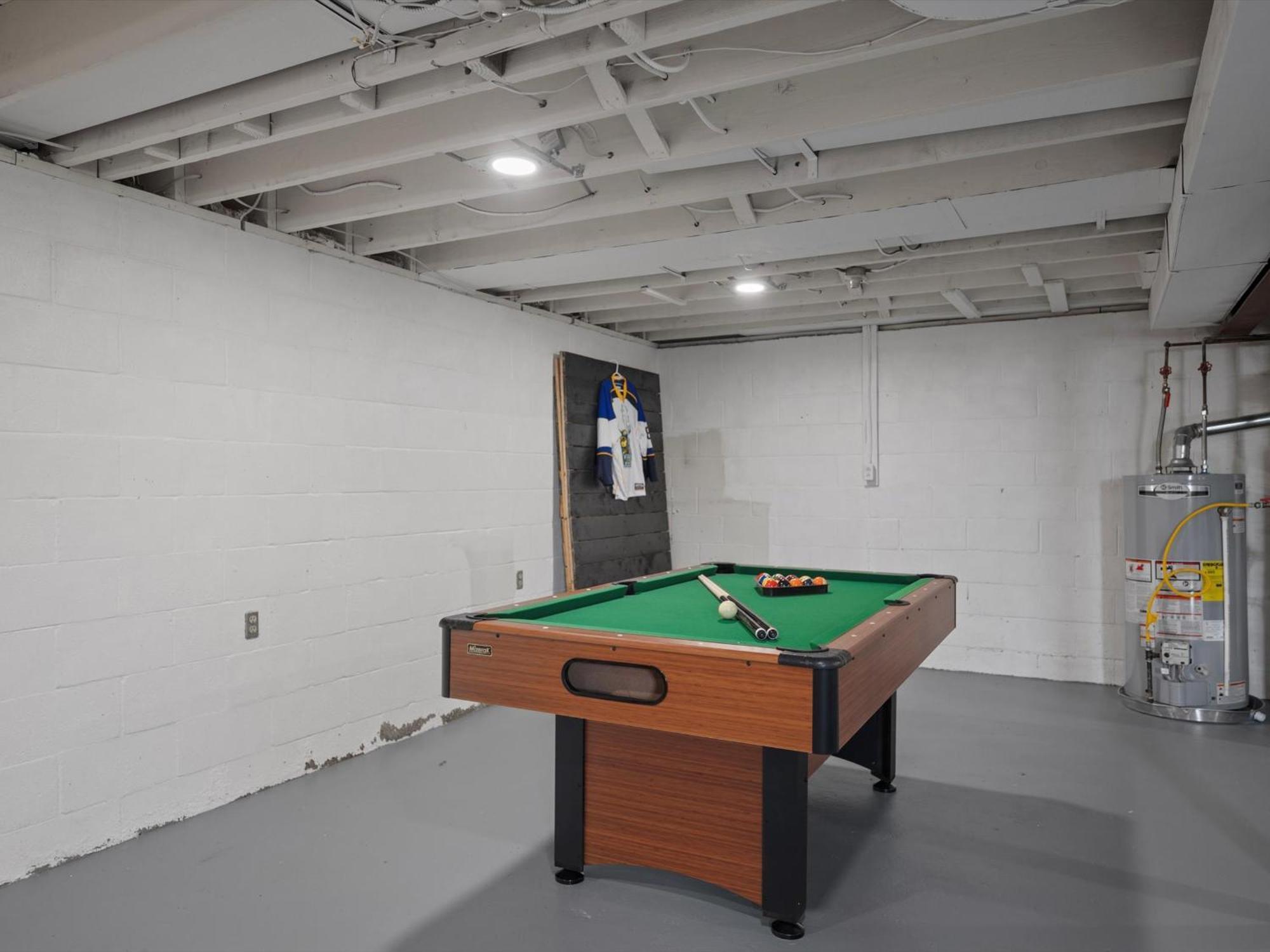 Casa de férias Stylish And Bright 3bd Home, Amazing Deck, Game Room, Free Parking