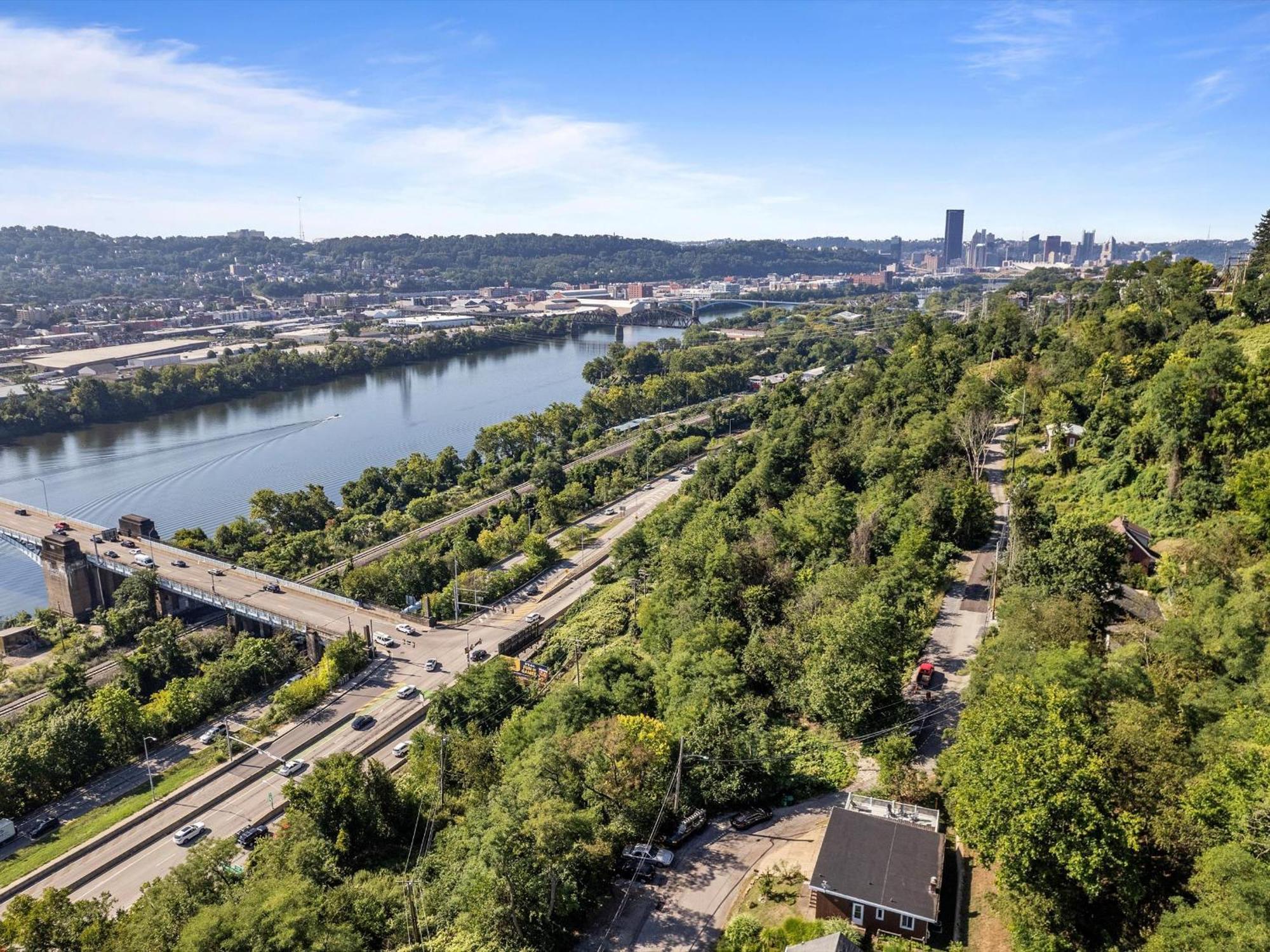 Stylish And Bright 3bd Home, Amazing Deck, Game Room, Free Parking Casa de férias Pittsburgh