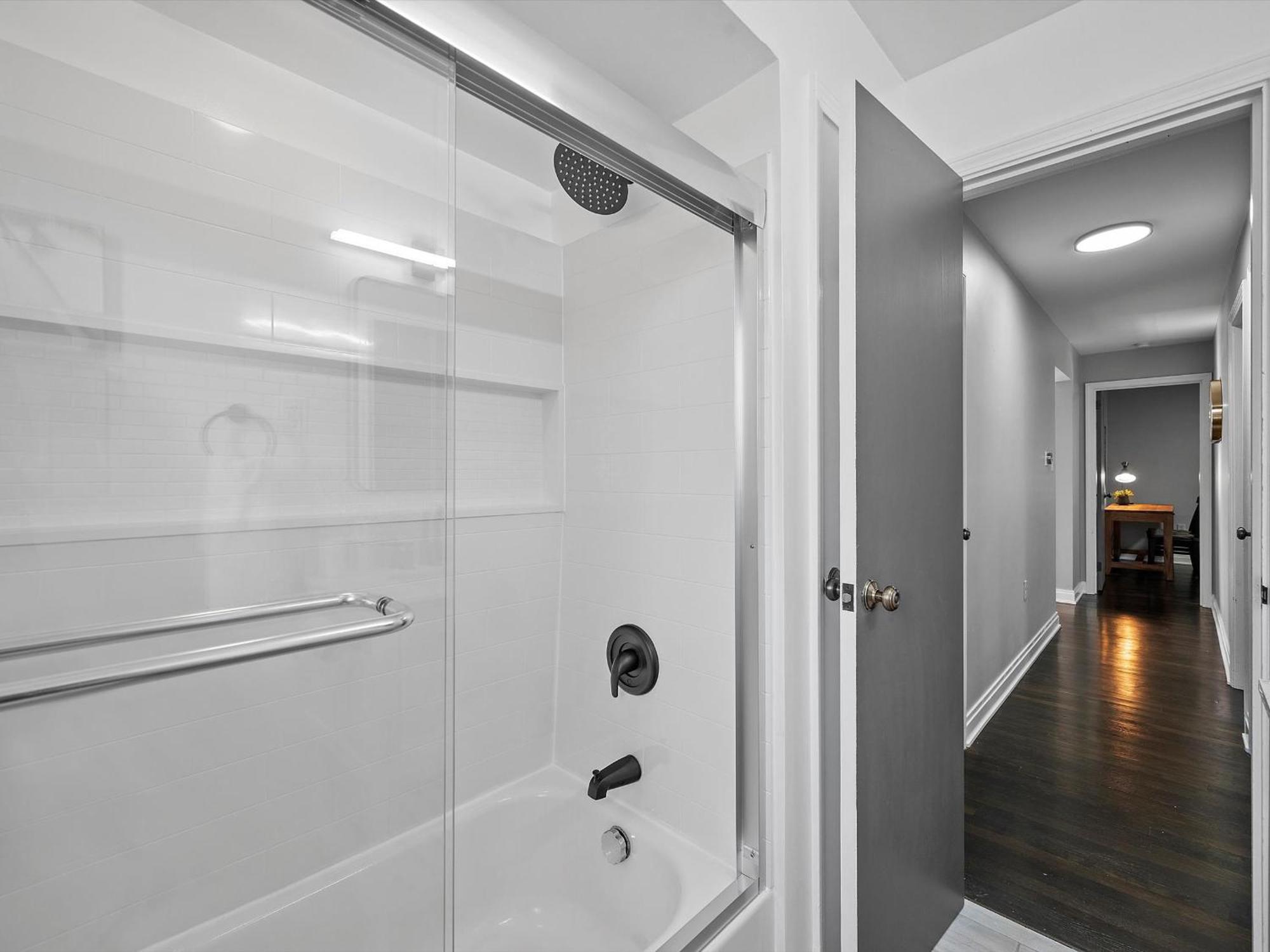 Stylish And Bright 3bd Home, Amazing Deck, Game Room, Free Parking Pittsburgh
