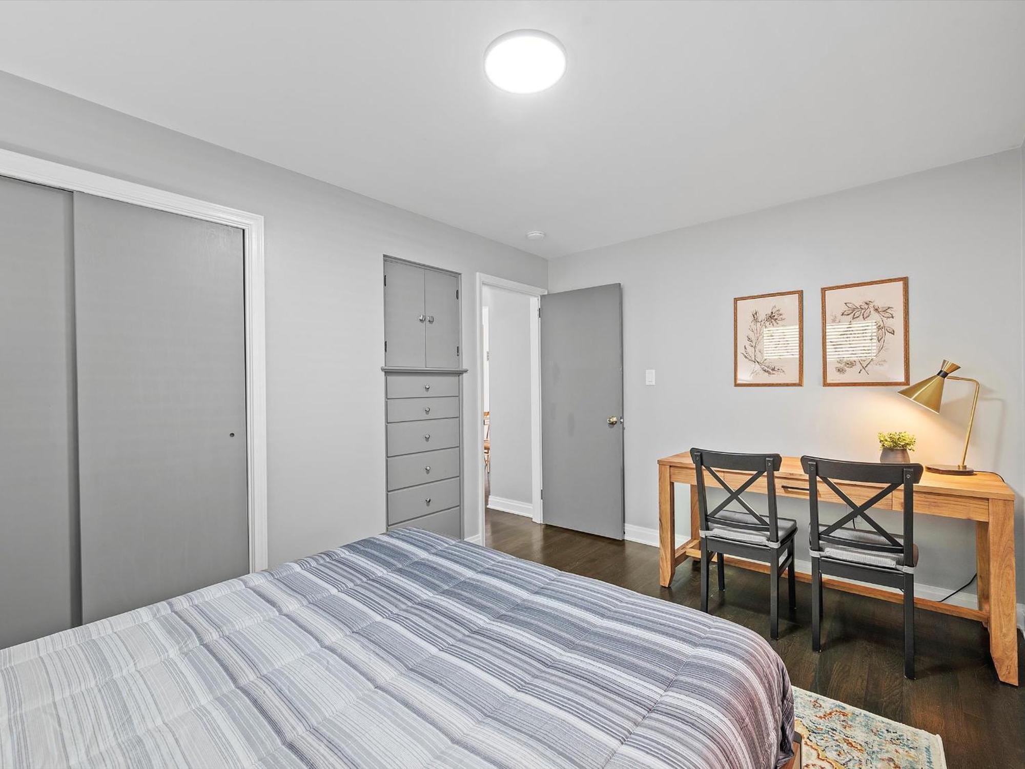 Stylish And Bright 3bd Home, Amazing Deck, Game Room, Free Parking