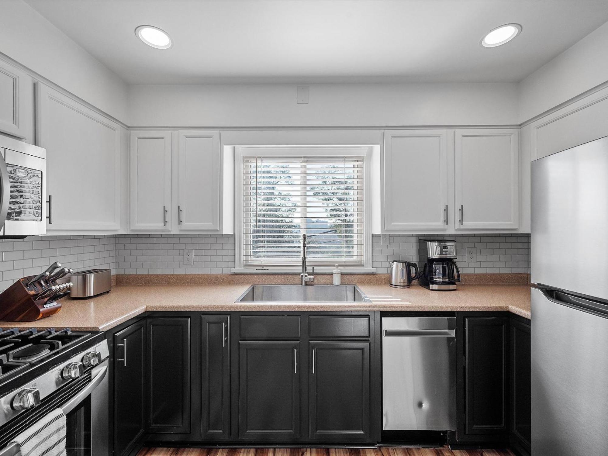 Stylish And Bright 3bd Home, Amazing Deck, Game Room, Free Parking Casa de férias Pittsburgh