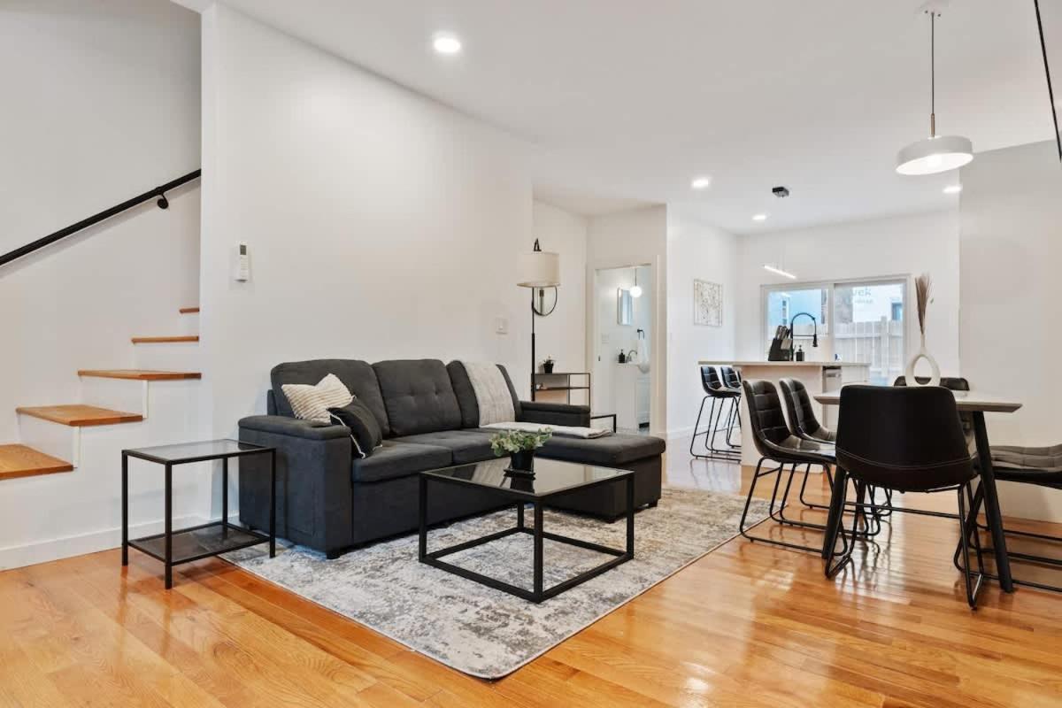 3 Bdrm 2 And A Half Bath - House Private Yard Duplex * Pittsburgh