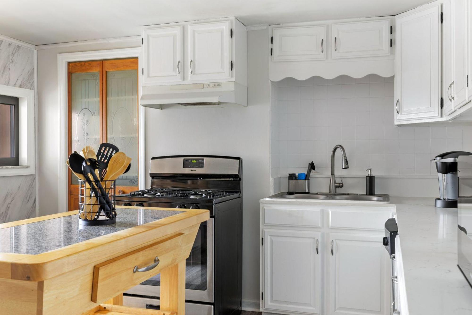 Contemporary Loft 5-min To Downtown