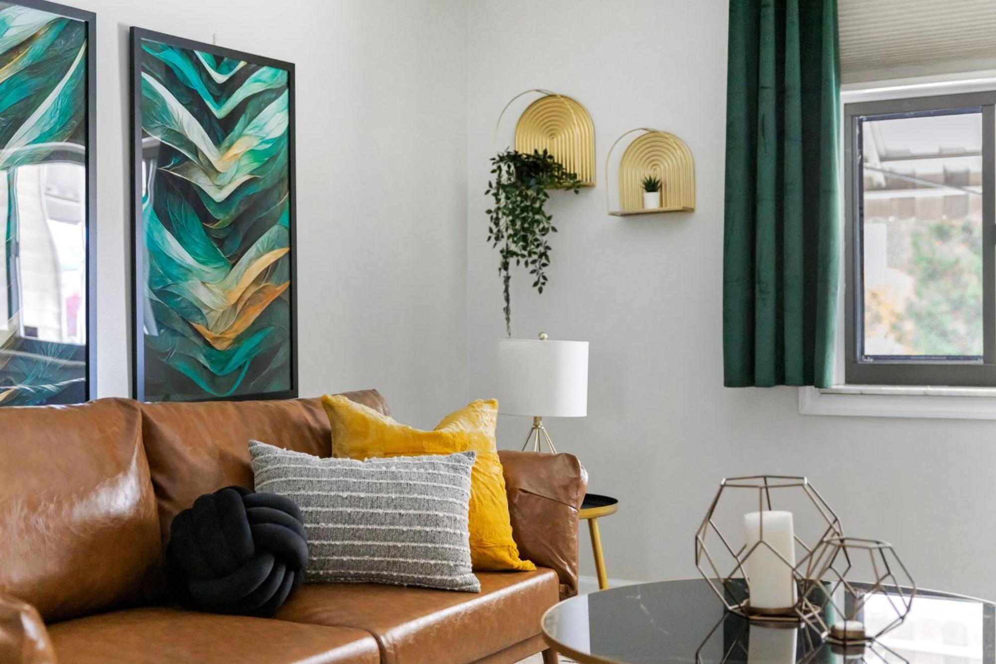 Bed & Breakfast Contemporary Loft 5-min To Downtown *