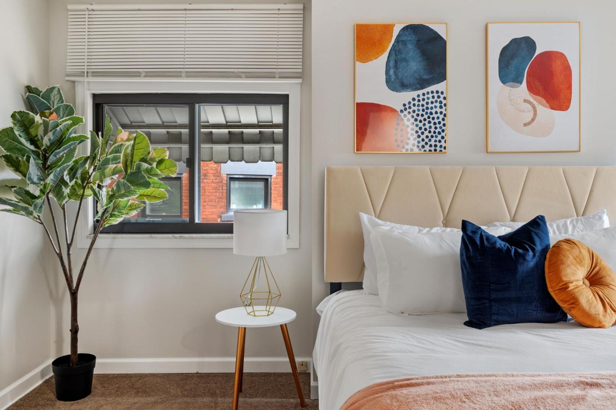 Bed & Breakfast Contemporary Loft 5-min To Downtown Pittsburgh