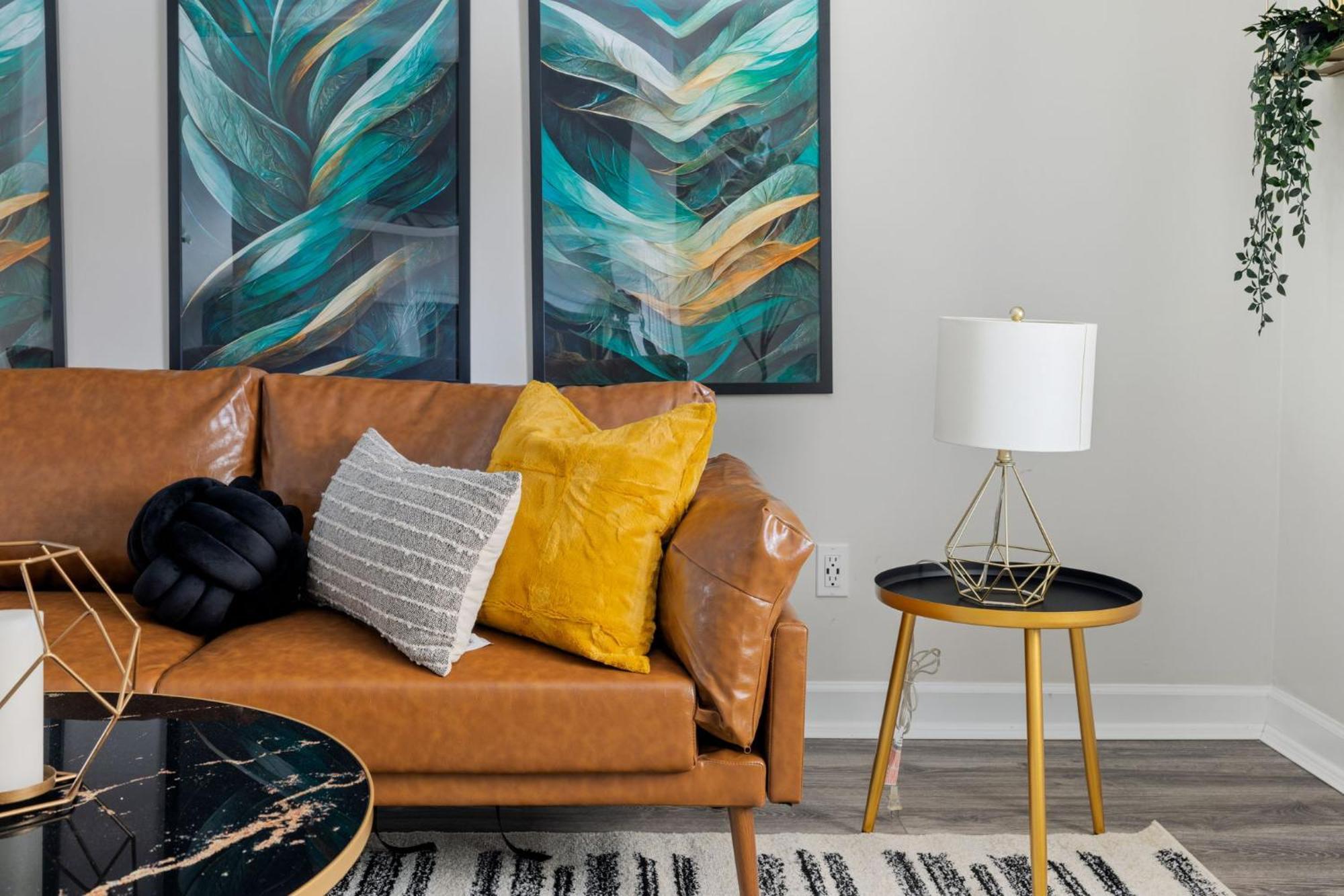 Contemporary Loft 5-min To Downtown *