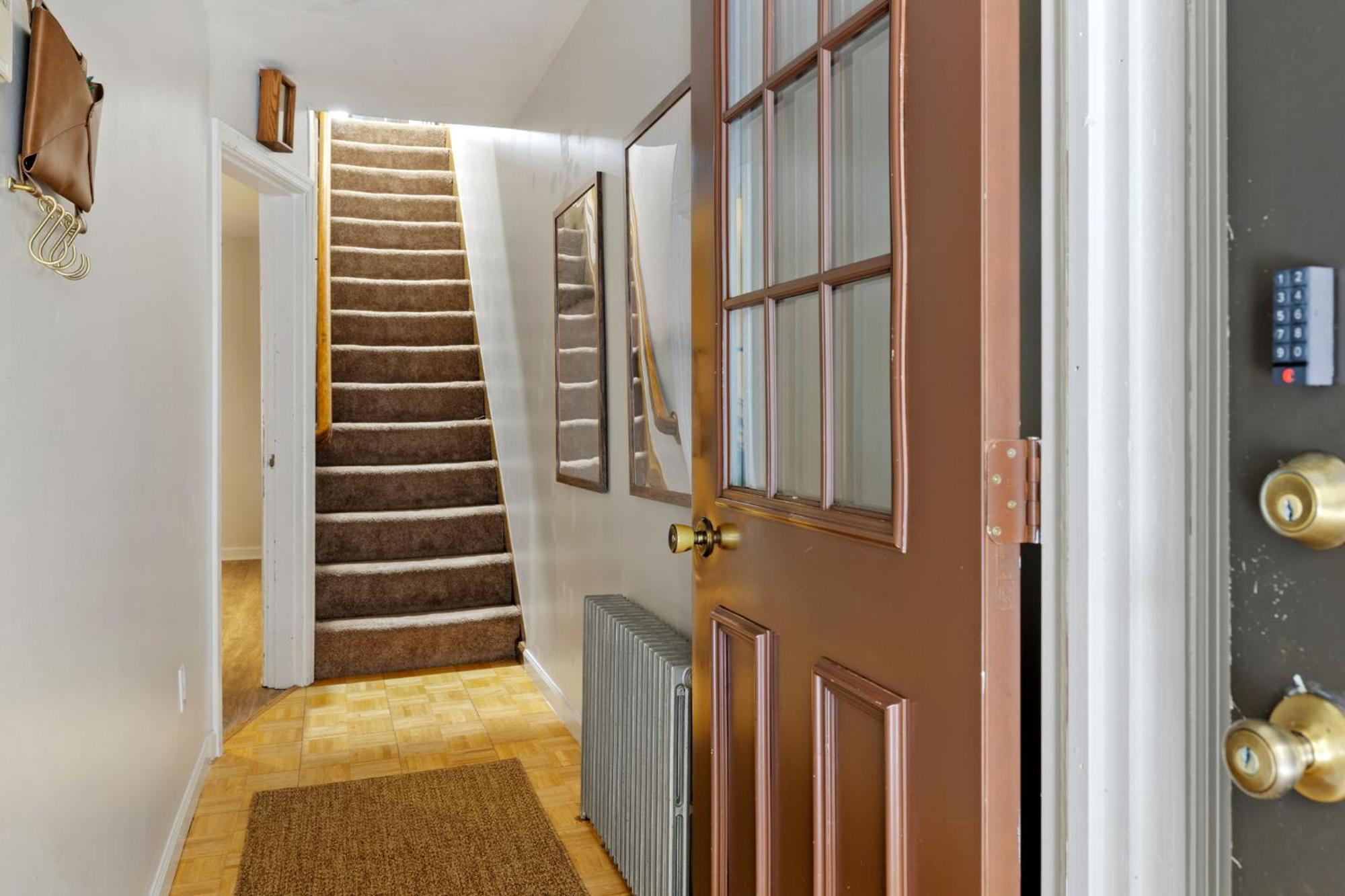 Bed & Breakfast Contemporary Loft 5-min To Downtown Pittsburgh
