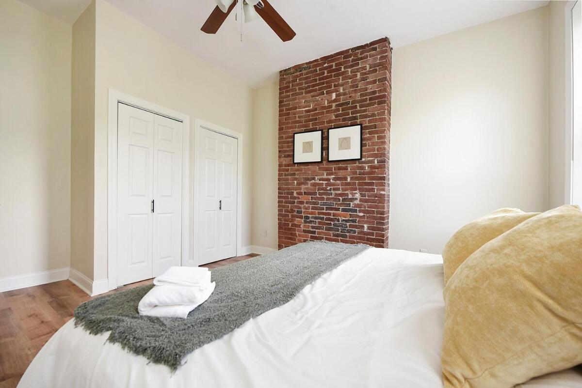 Free Parking, Netflix In East Liberty By Parks And Uni Apartment *