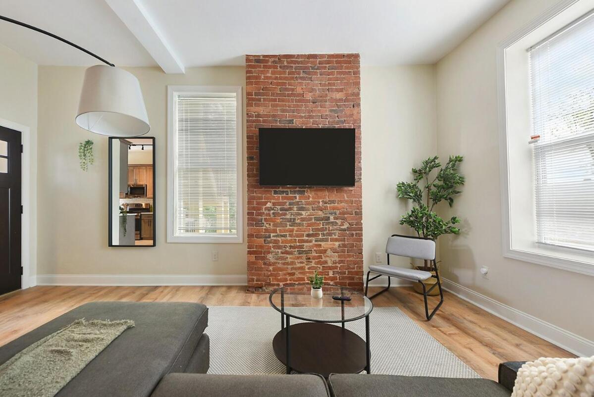 Free Parking, Netflix In East Liberty By Parks And Uni Apartment Pittsburgh
