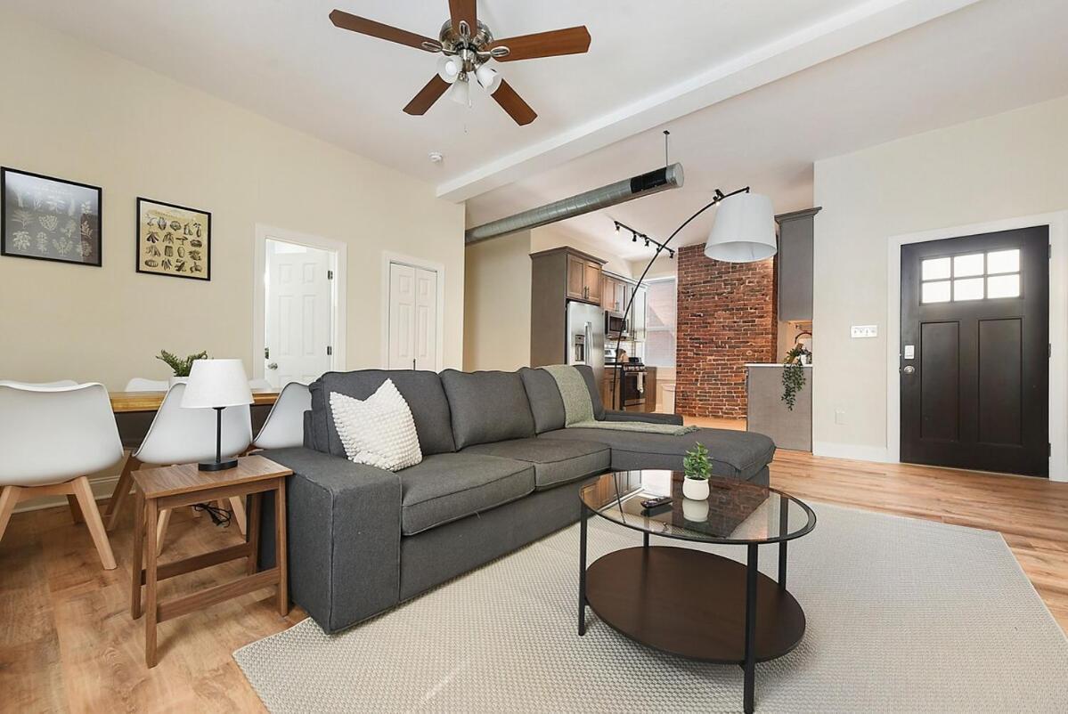 Apartment Free Parking, Netflix In East Liberty By Parks And Uni Pittsburgh