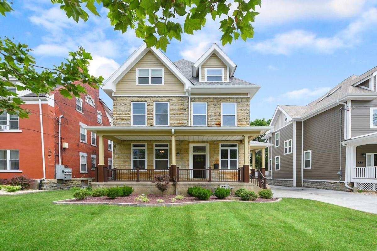 Free Parking, Netflix In East Liberty By Parks And Uni * Pittsburgh