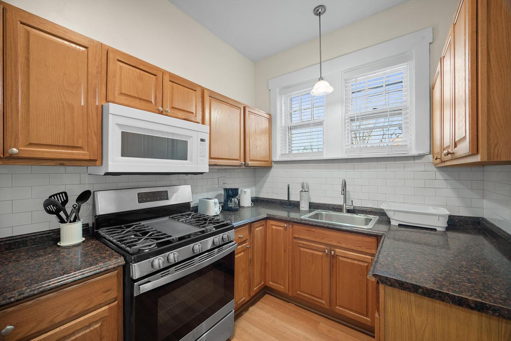 Unique Highland Park 2 Bdr Loft Sleeps 5 * Pittsburgh