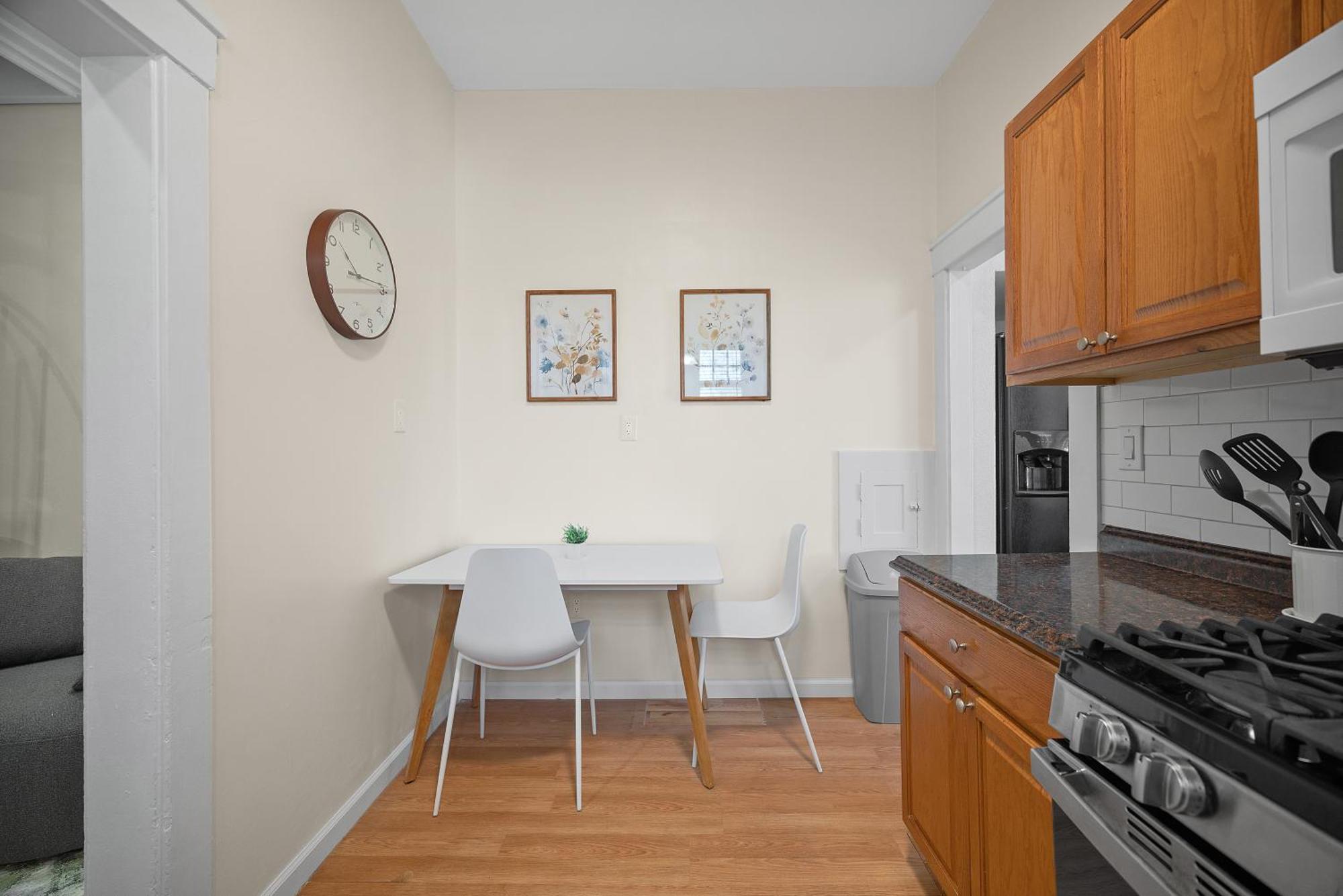 Unique Highland Park 2 Bdr Loft Sleeps 5 *