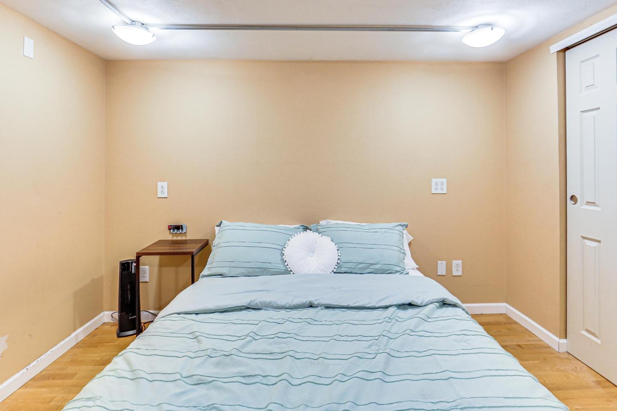 Apartment Walkable In The Heart Of Pittsburgh! *