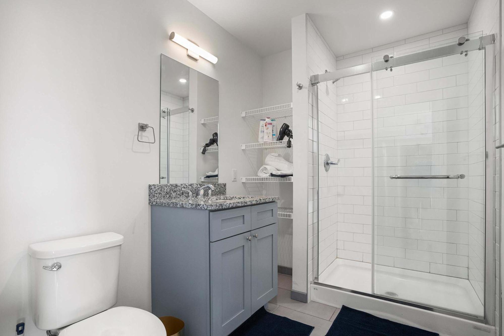 Apartment Cozysuites Modern 1br In Downtown Pitts 12 Pittsburgh