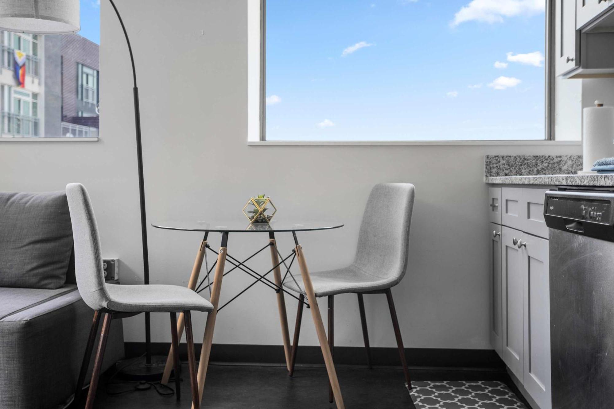 Cozysuites Modern 1br In Downtown Pitts 12 Apartment *