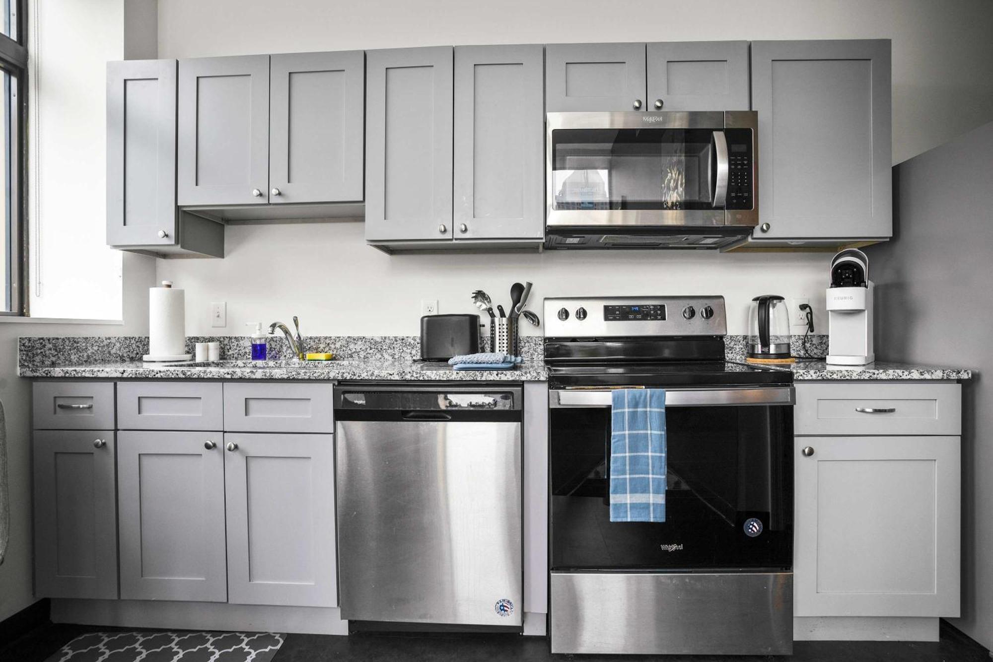 Cozysuites Modern 1br In Downtown Pitts 12 Apartment Pittsburgh