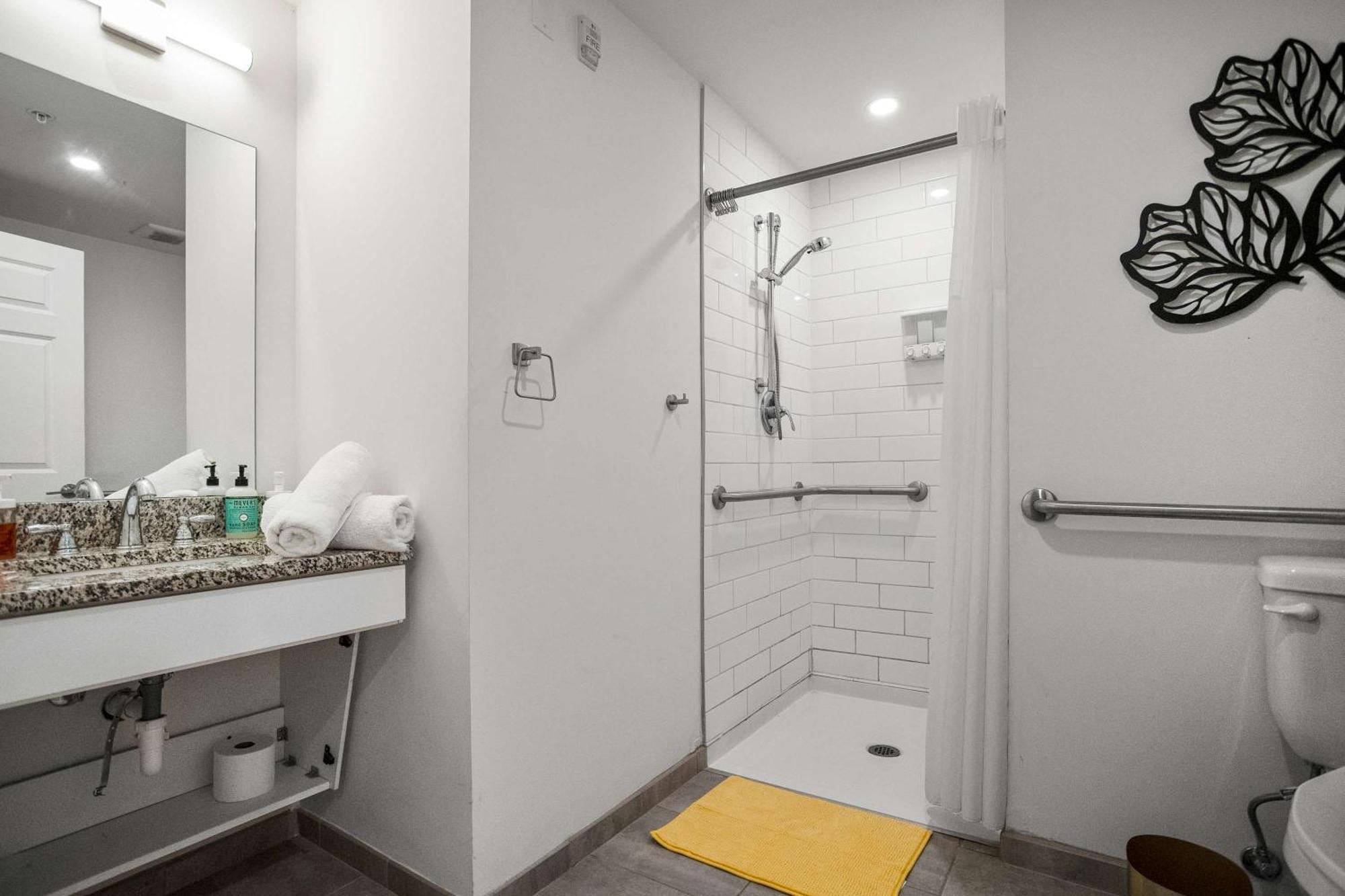 Apartment Cozysuites Stunning 1br In Downtown Pitts 1 Pittsburgh