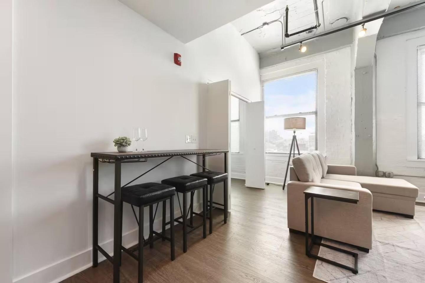Modern Downtown Loft Near Pnc Park