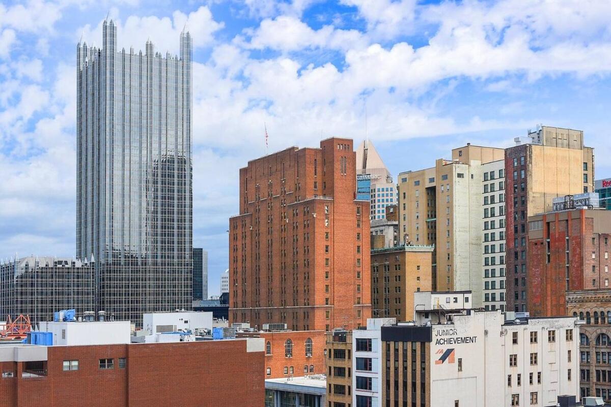Modern Downtown Loft Near Pnc Park *