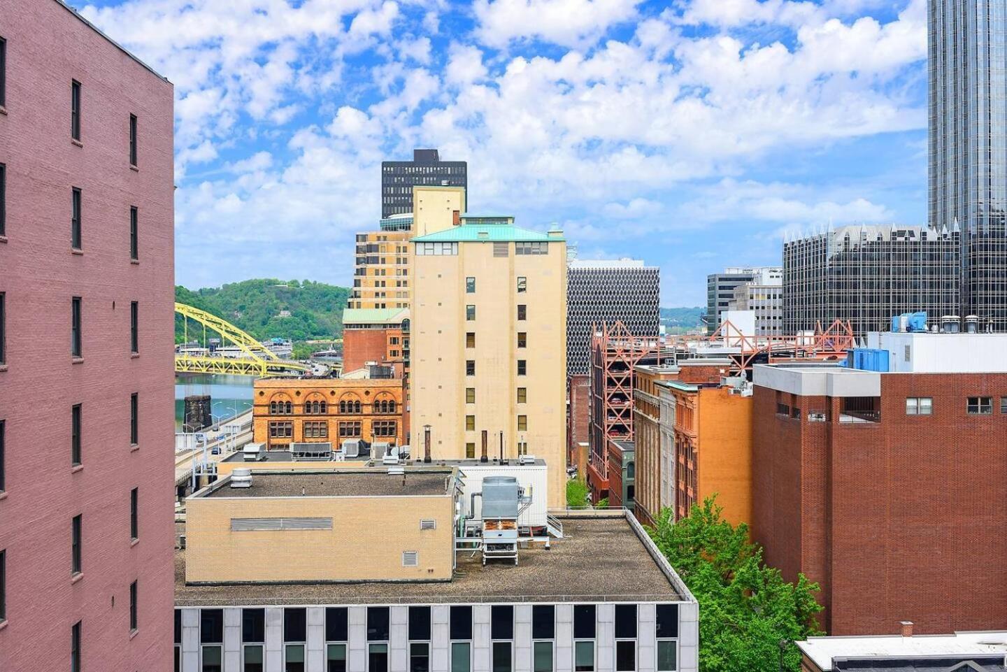 Modern Downtown Loft Near Pnc Park