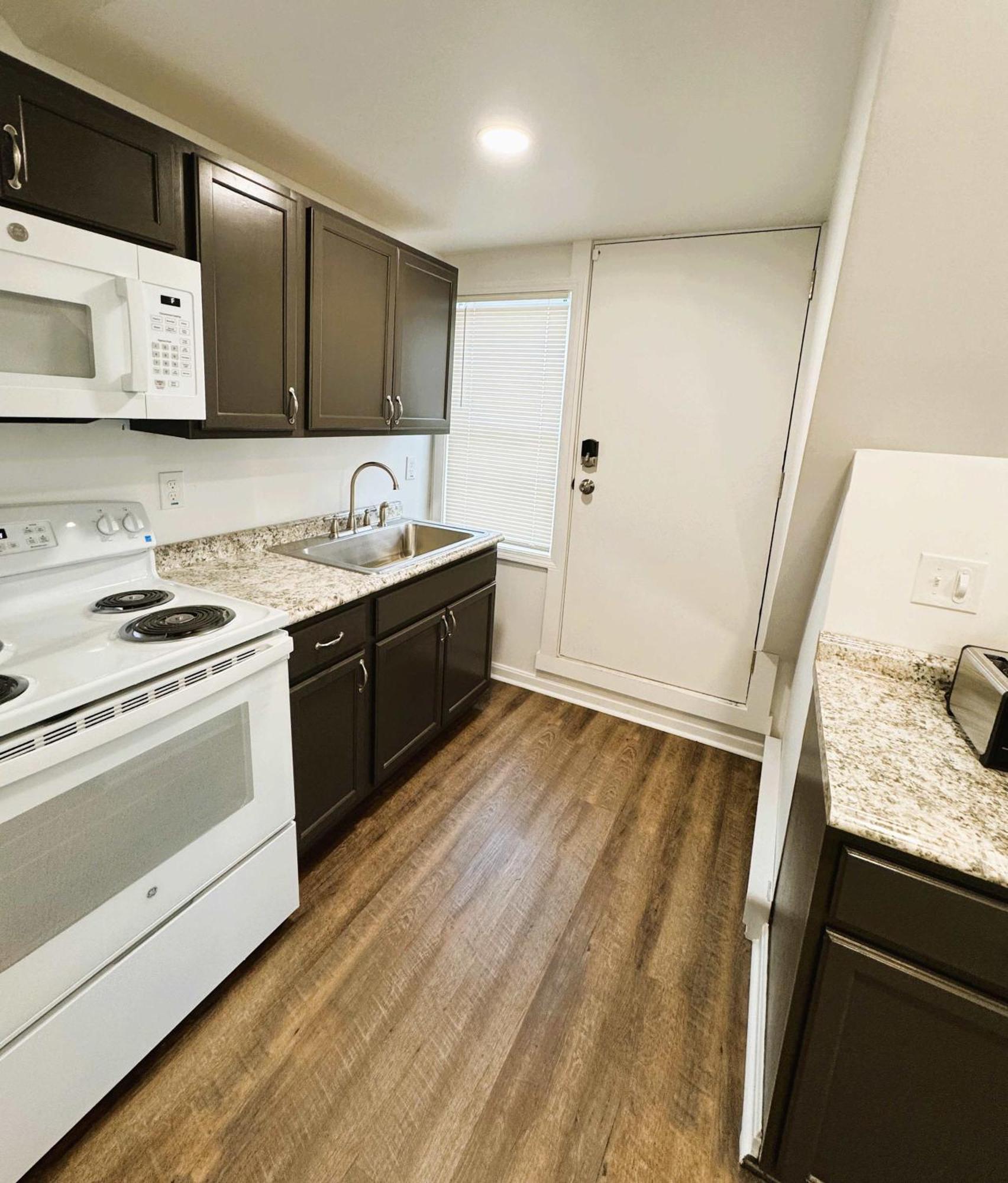 Cozy 1br Retreat - Private - Near