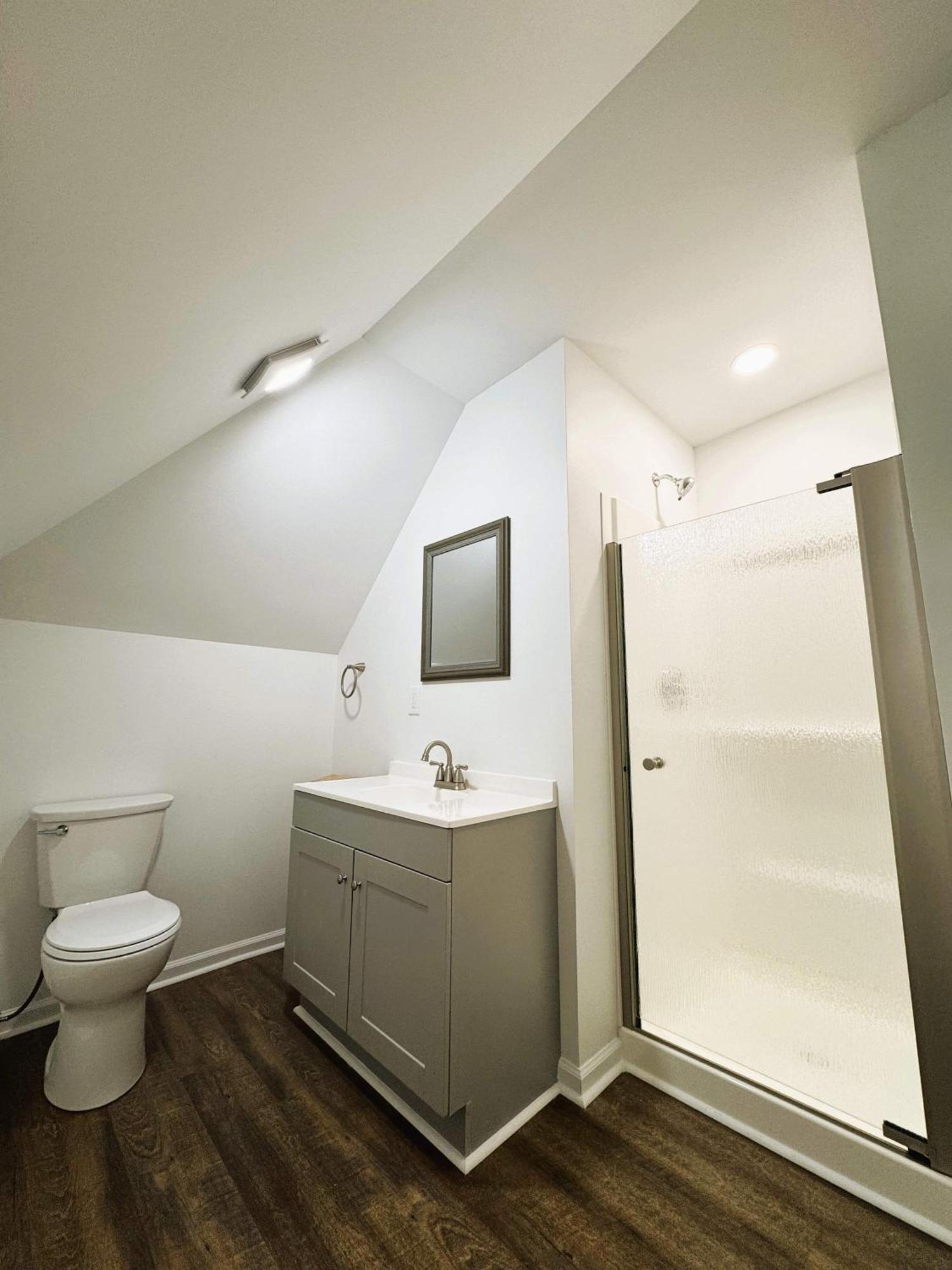 Cozy 1br Retreat - Private - Near Apartment