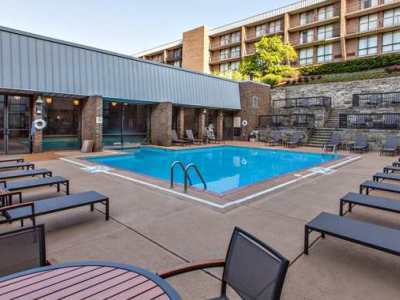 Hotel Doubletree By Hilton Pittsburgh-green Tree Pittsburgh