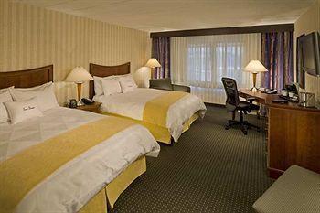 Doubletree By Hilton Pittsburgh-green Tree Hotel 4*