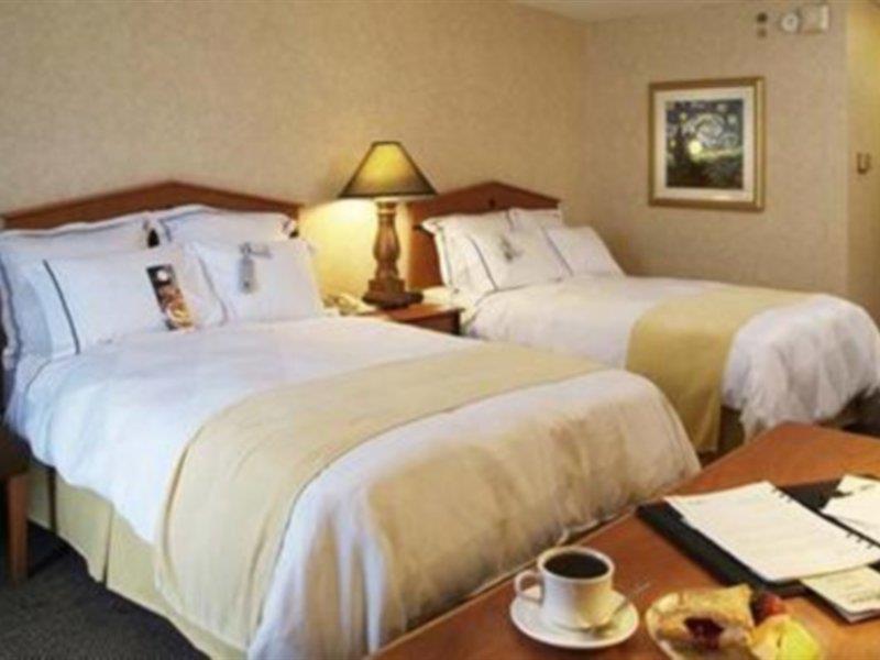 Doubletree By Hilton Pittsburgh-green Tree