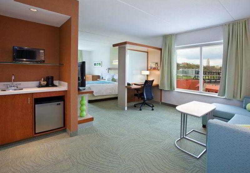Springhill Southside Works Hotel 3*