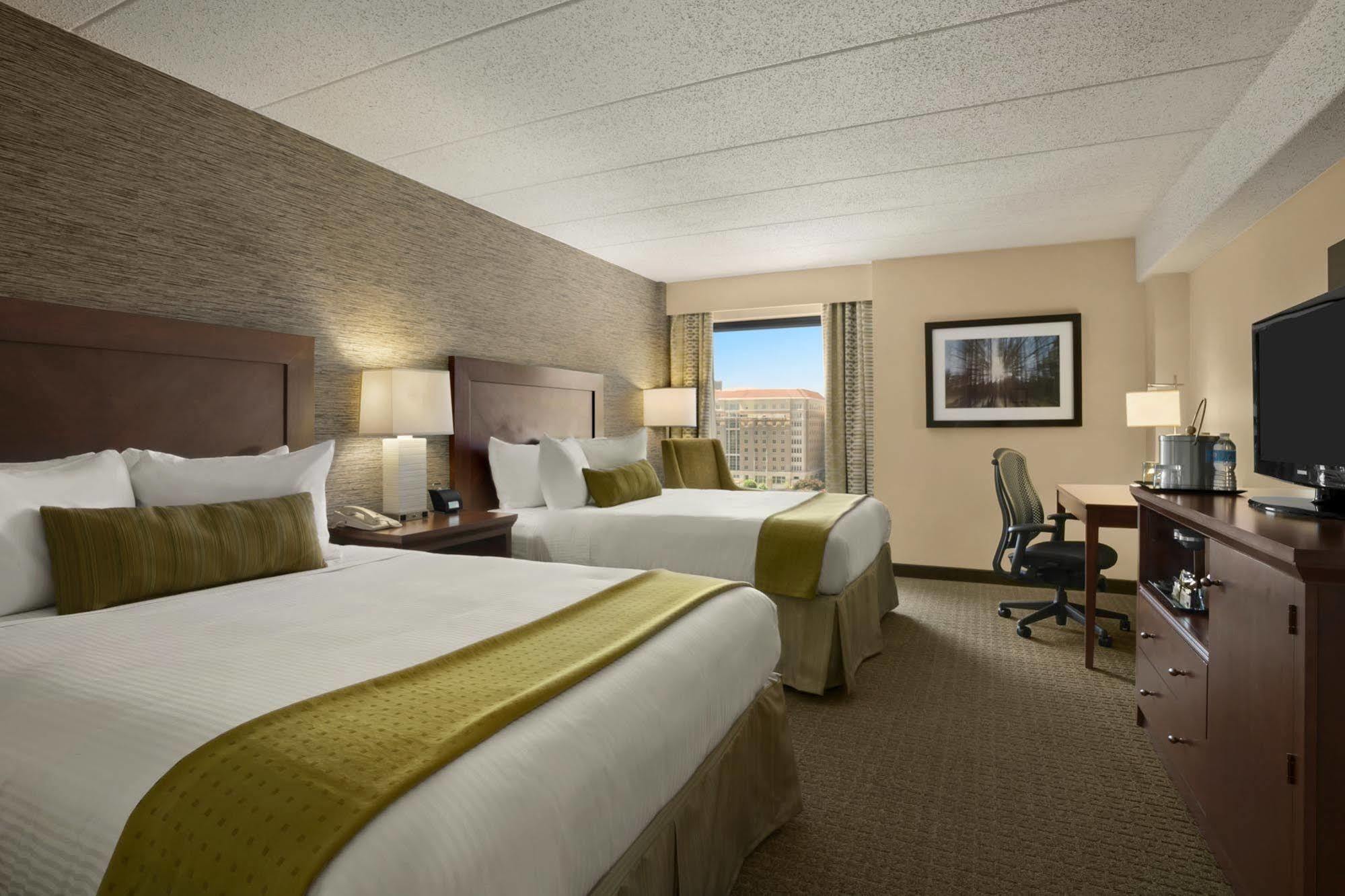 Courtyard By Marriott Center Pittsburgh
