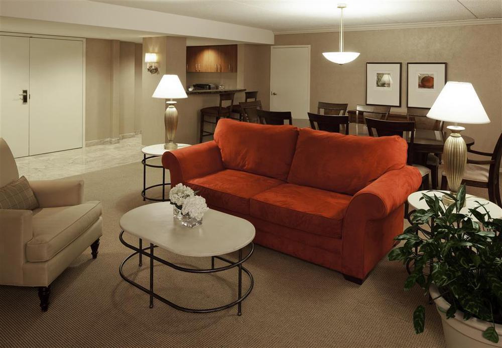 Sheraton At Station Square 3*