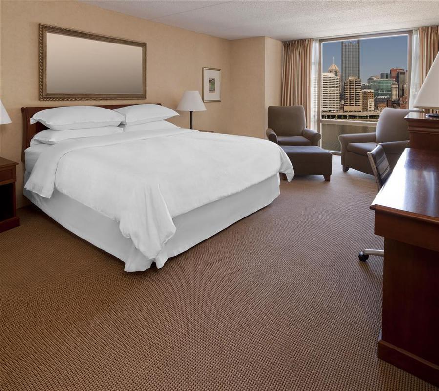 Sheraton At Station Square 3*
