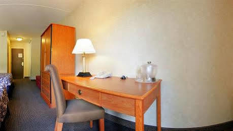 Hotel Doubletree By Hilton Pittsburgh-green Tree