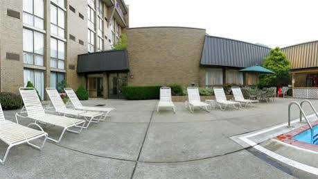 Doubletree By Hilton Pittsburgh-green Tree 4*