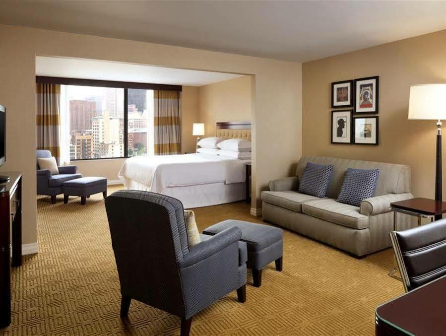 Hotel Sheraton At Station Square 3*