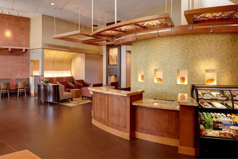 Hyatt Place North Shore 3*