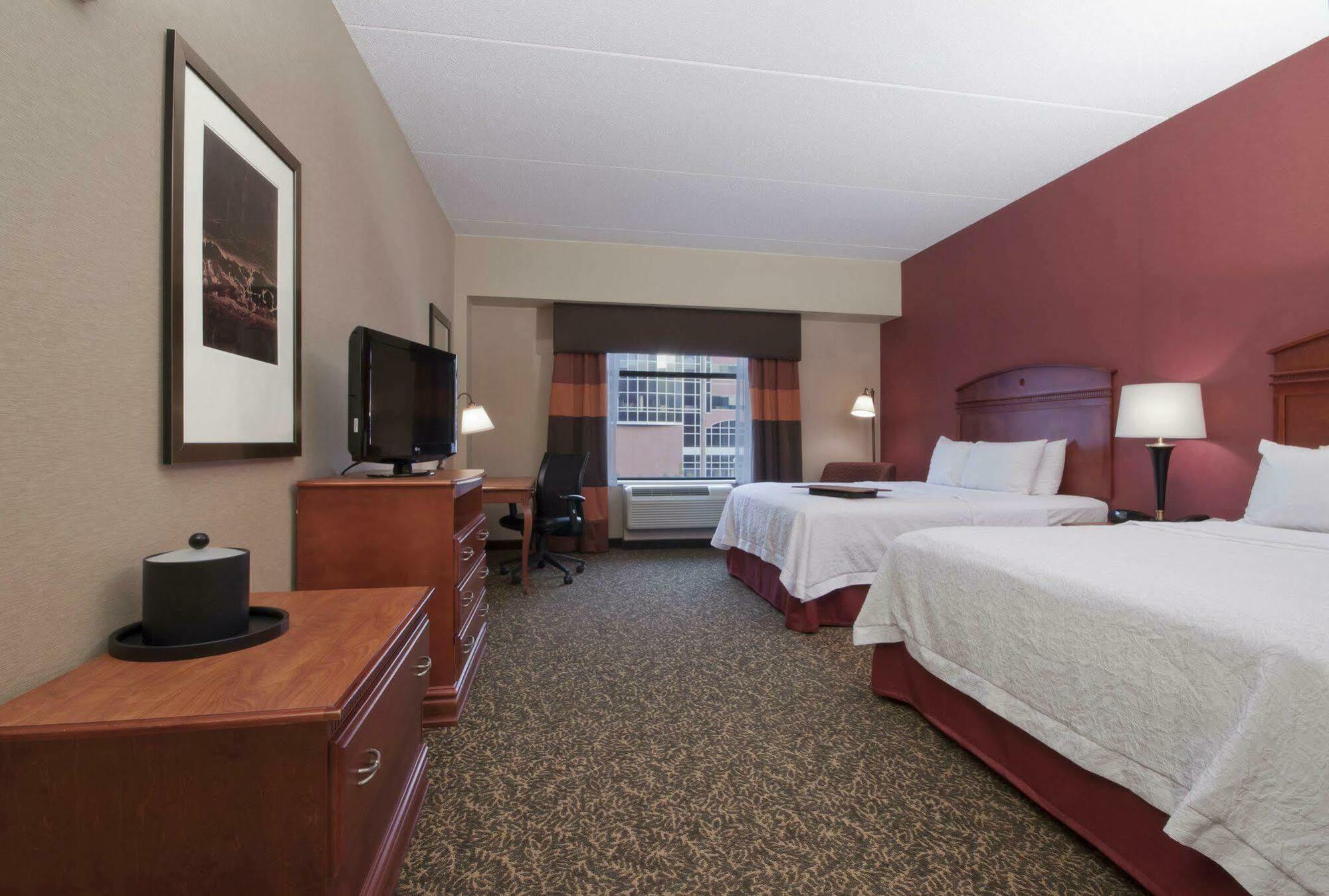 Hotel Hampton & Downtown Pittsburgh