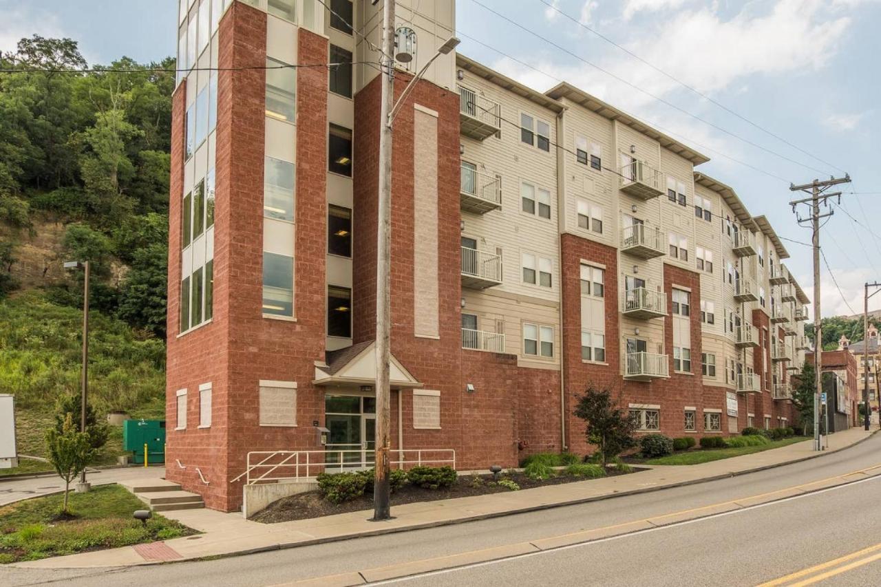 Frontdesk Portal Place Apts Oakland Apartment