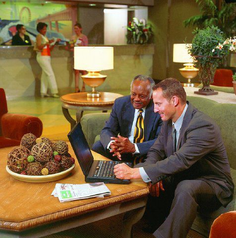 Holiday Inn Pittsburgh-International Airport 2*